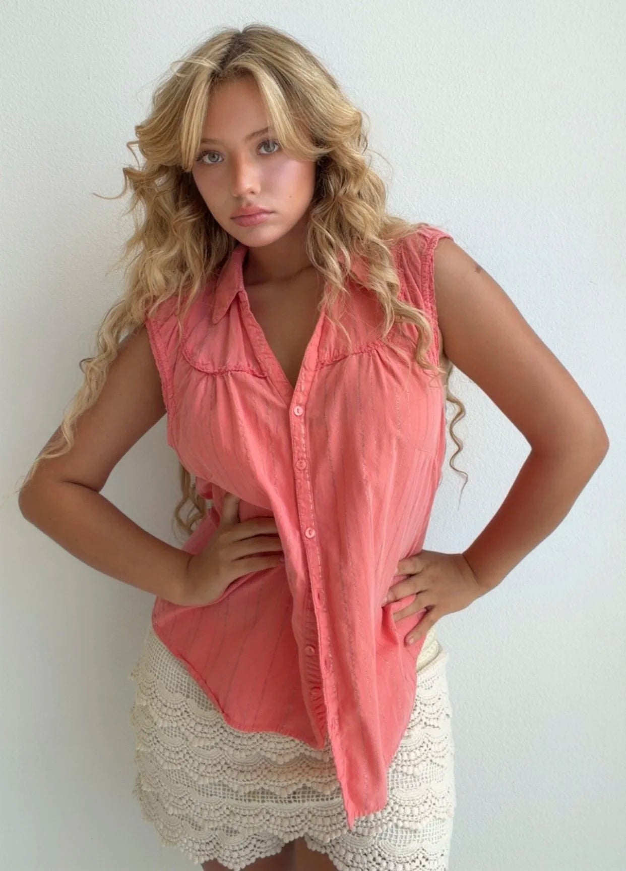 Coral Sleeveless Button Up (Large)